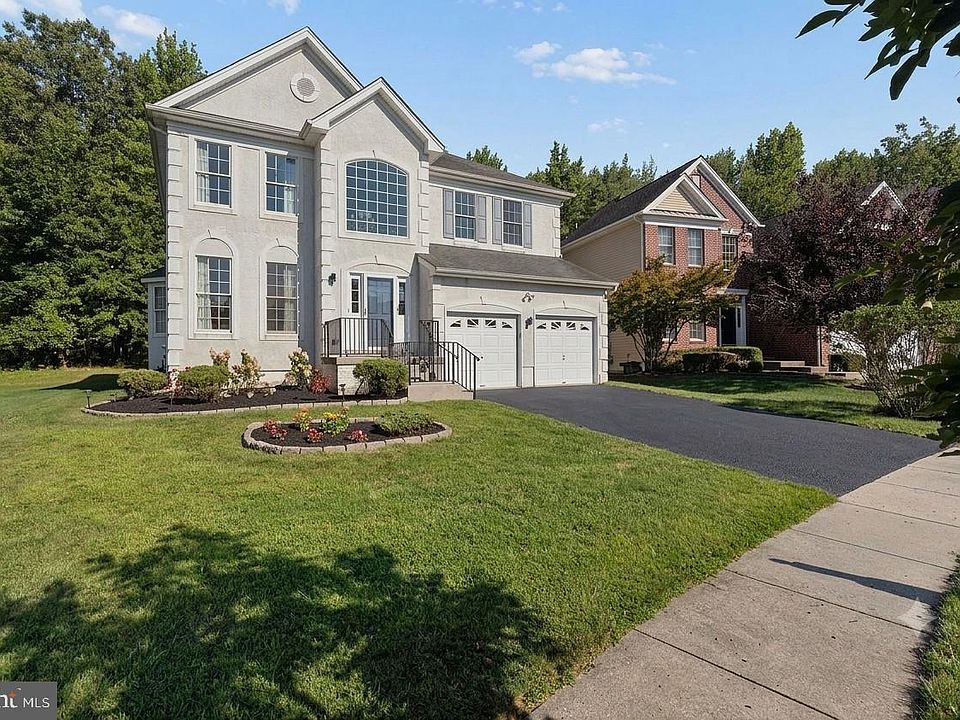 1st image of 43 Lockwood Dr