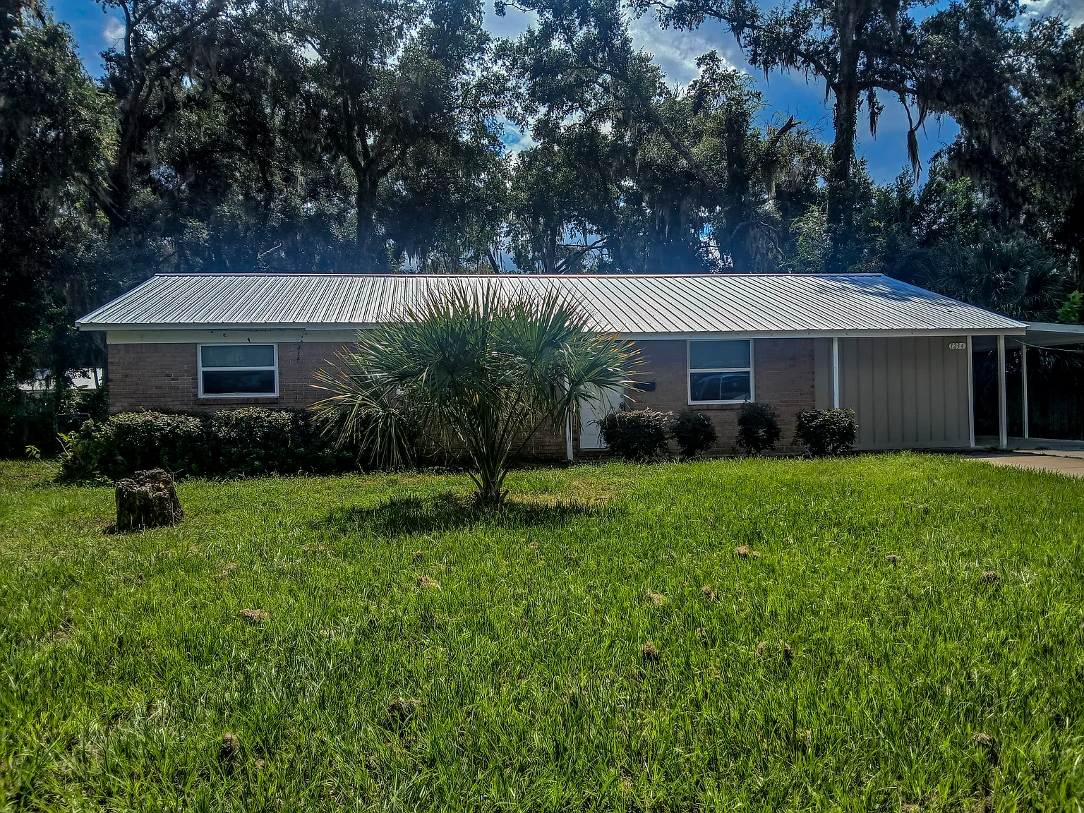 4 bed, 1378 sqft, $1,750 — Photo 1