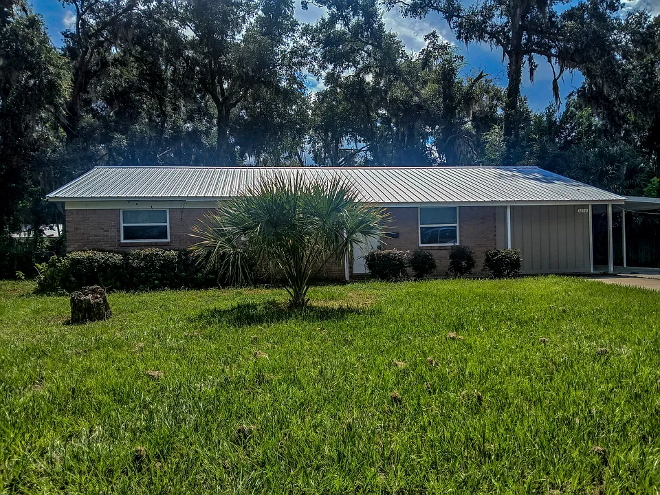 1234 NW Labonte Ln