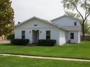 156 W Maple Ave, Wauconda, IL 60084