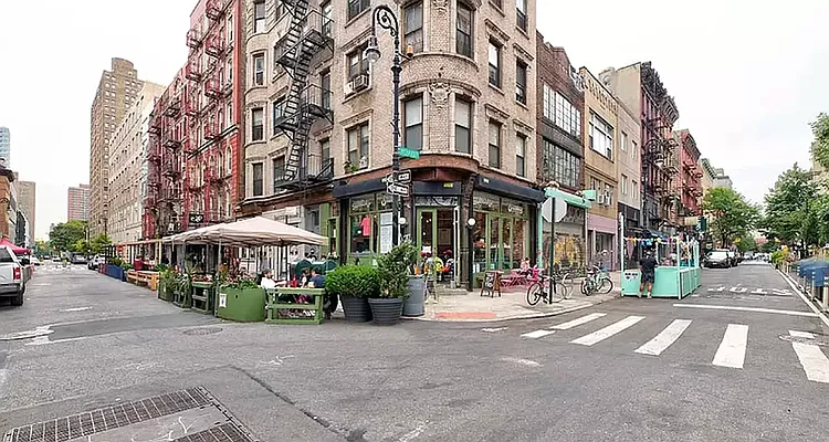 Rented by REAL New York | media 10