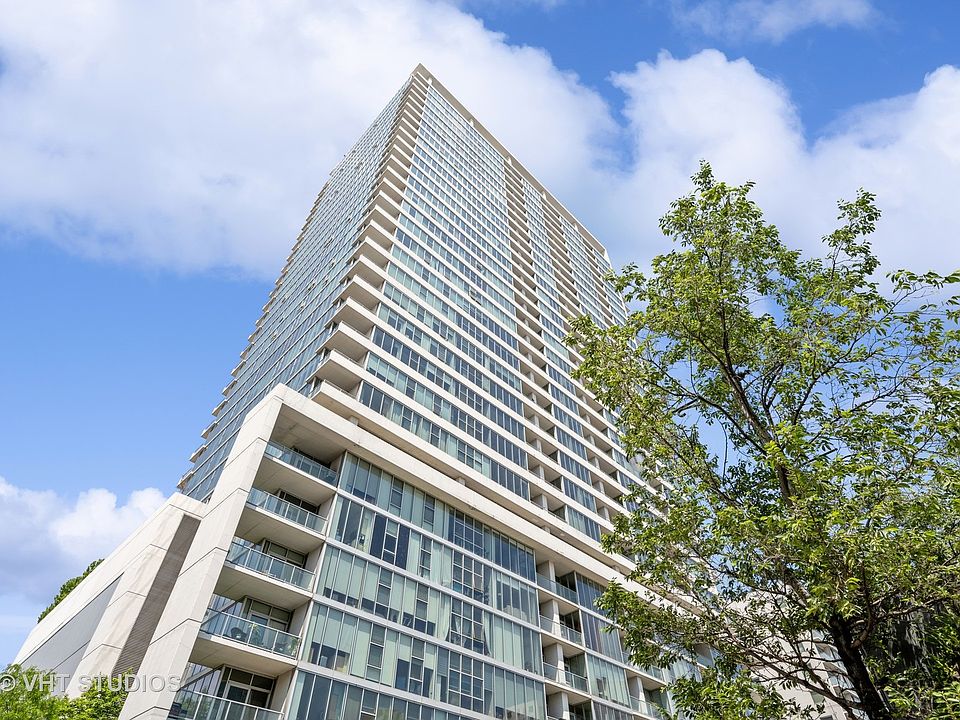 1st image of 1720 S Michigan Ave APT 404