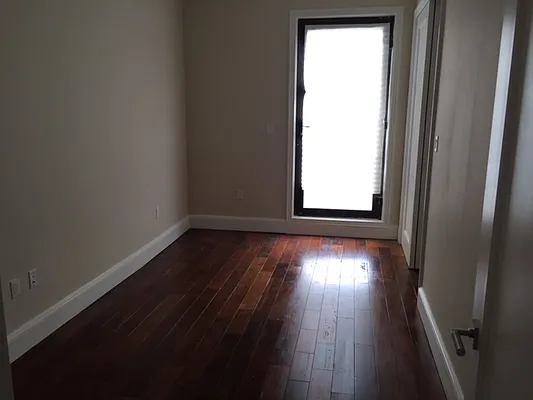 Rented by Premier Metro Realty Corp | media 52