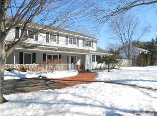 12 Foothill Ln, East Northport, NY 11731