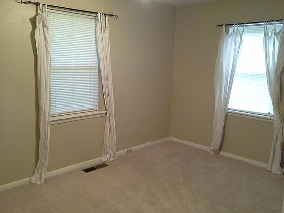 4th image of 1202 Lisa Ln