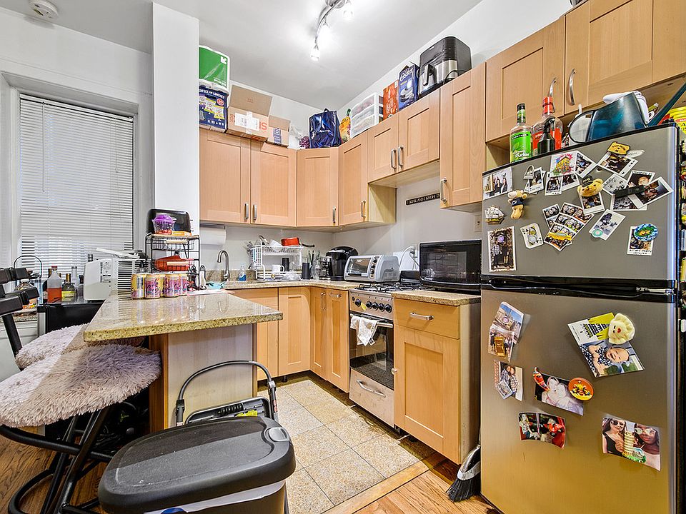 1st image of 1219 1st Ave #2E