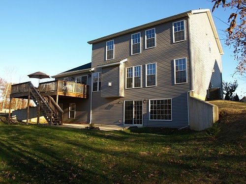 4th image of 1041 Woodberry Ln