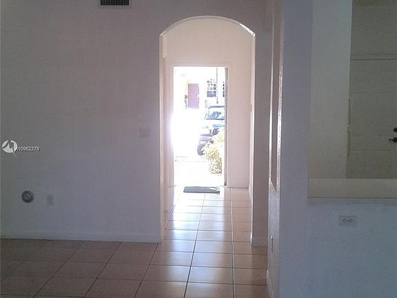 4th image of 4977 SW 127th Way Unit 4977
