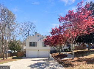 201 Hickory Lake Dr, Acworth, GA 30101