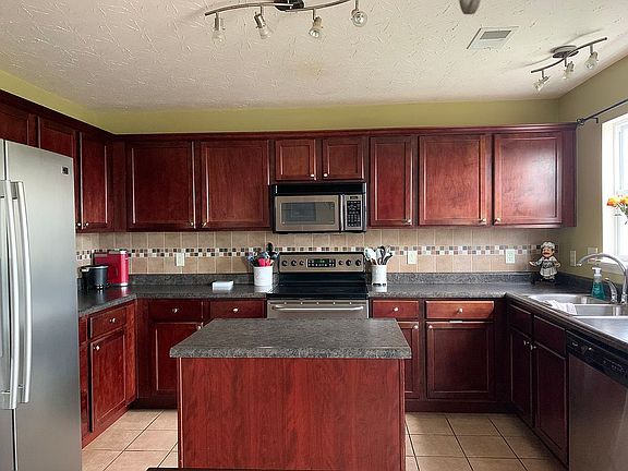 5th image of 804 Rock Way