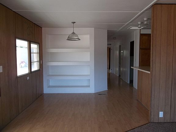 4th image of 44345 Hillcrest Ln
