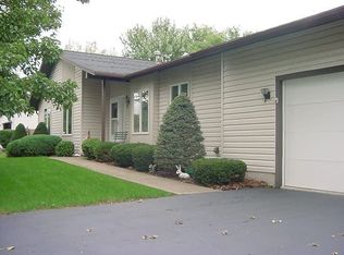4 Hickory Ln, Cortland, NY 13045