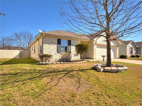 2nd image of 2570 Georgian Dr