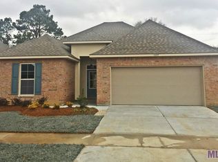 1057 Cedar Trail Ave, Zachary, LA 70791
