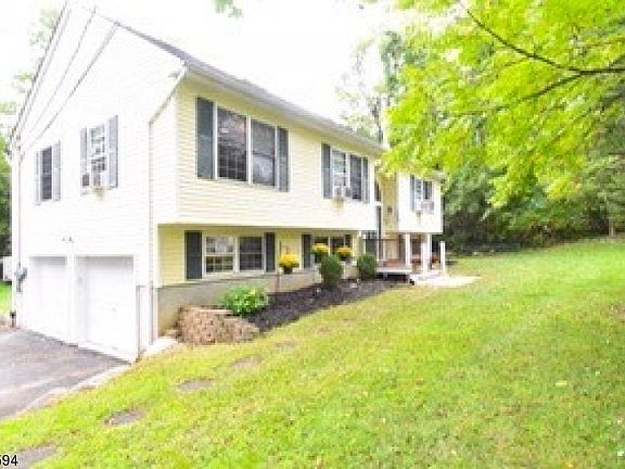 2nd image of 905 W Walnut Dr
