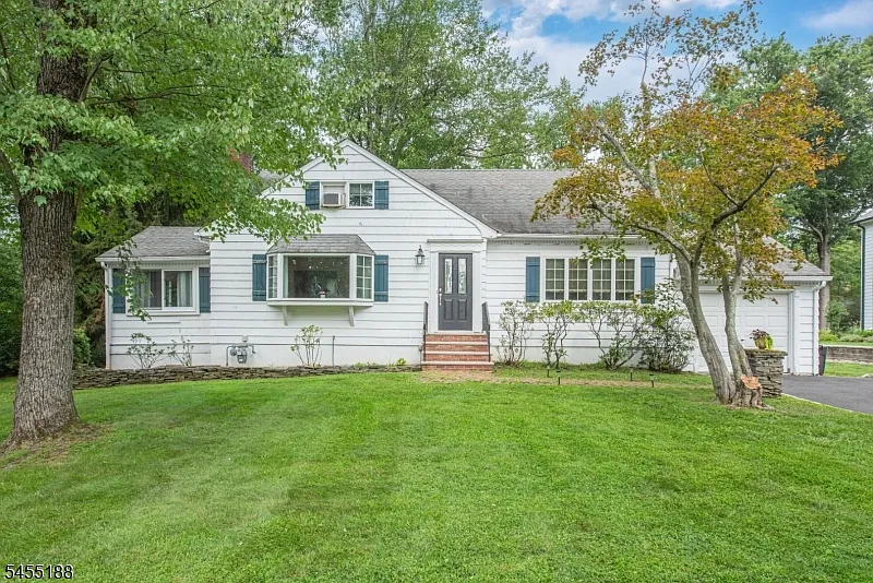 11 Jay Rd
