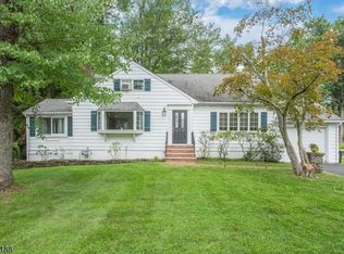 11 Jay Rd, Chatham, NJ 07928