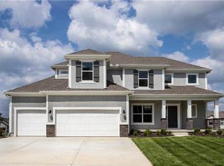 3124 SW Arbortree Dr, Lees Summit, MO 64082