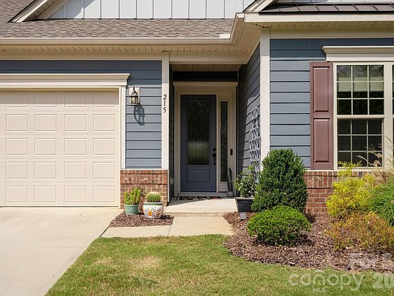 3rd image of 215 Pintail Dr