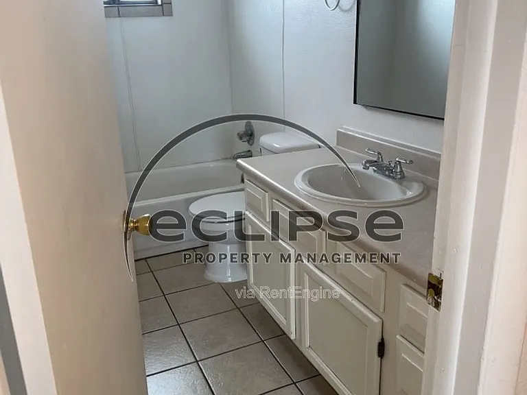 3247 Main St #1 — Photo 8