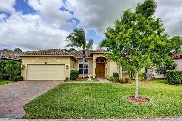 Home For Sale In Tradition