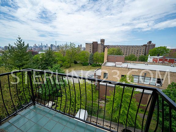 5th image of 27-16 12th St #3CC