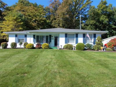 2307 Blackthorn Dr, Burton, MI, 48509