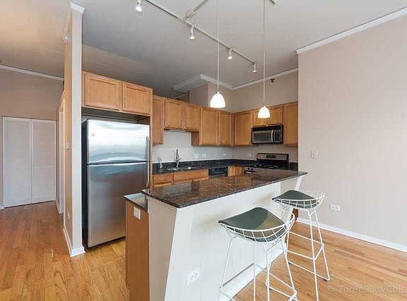 2nd image of 1819 S Michigan Ave Unit 403