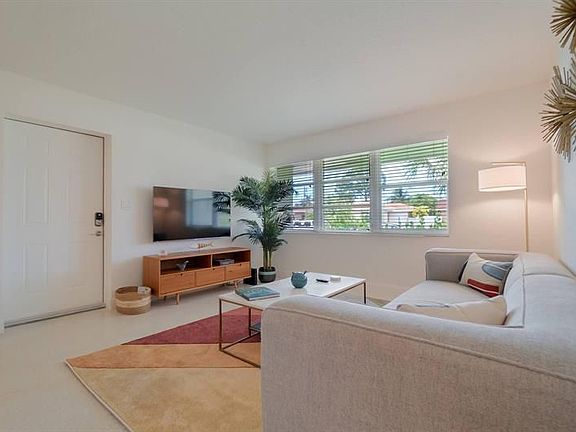 5th image of 1601 N J St #1