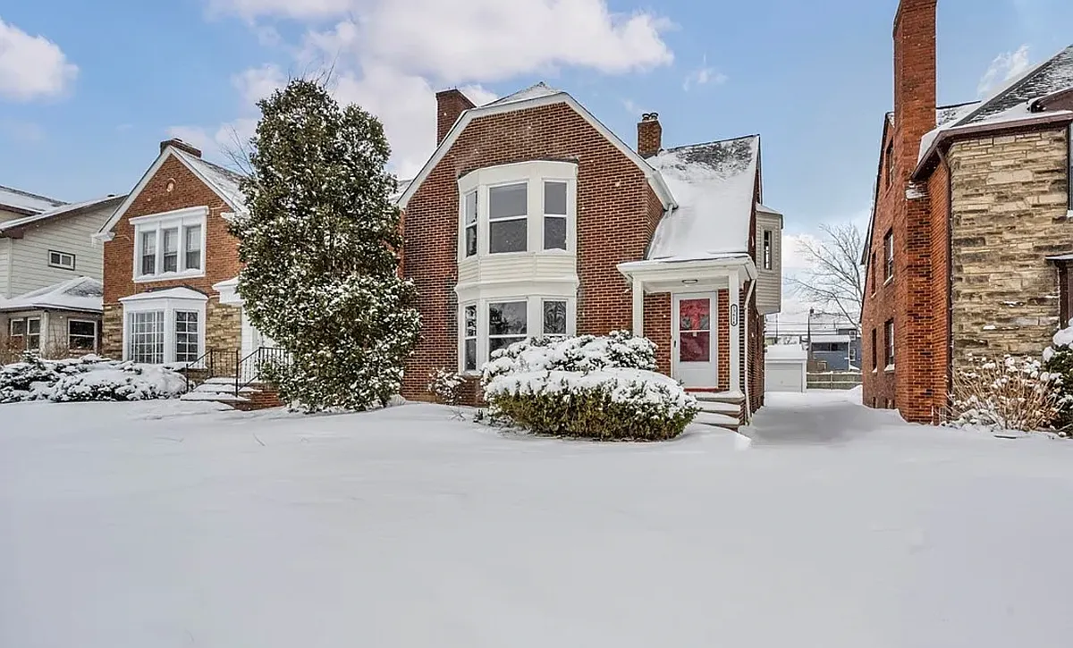 Building Photo - 13614 Cedar Rd #1