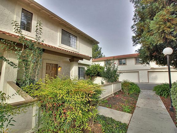 3rd image of 5490 Colony Field Dr