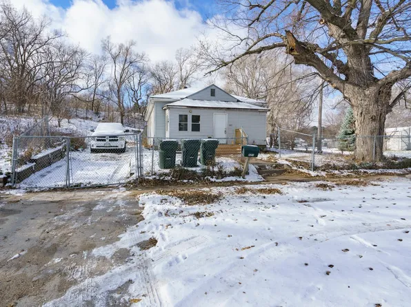 221 Leonard St, Sioux City, IA 51103