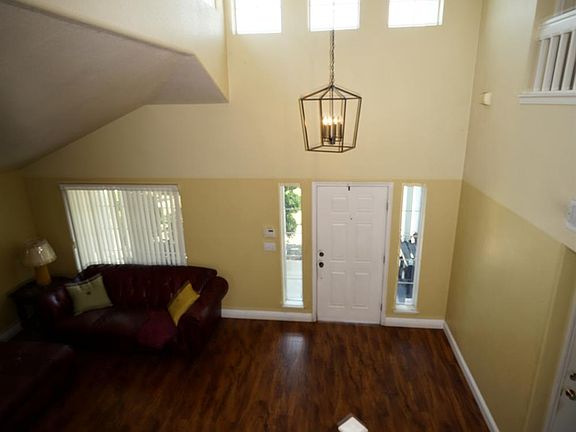 5th image of 2741 Fremont Ave