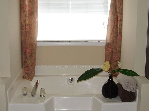 Luxurious Master Bath