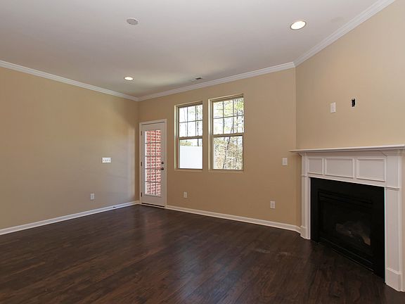 5th image of 405 Avett Dr