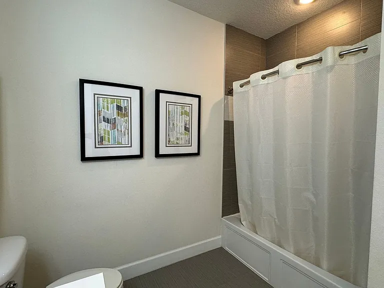 1641 Retreat Cir — Photo 24