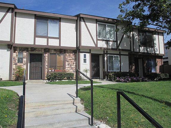 2nd image of 9216 Carlton Oaks Dr