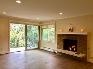 1945 10th Ave W APT 2, Seattle, WA 98119