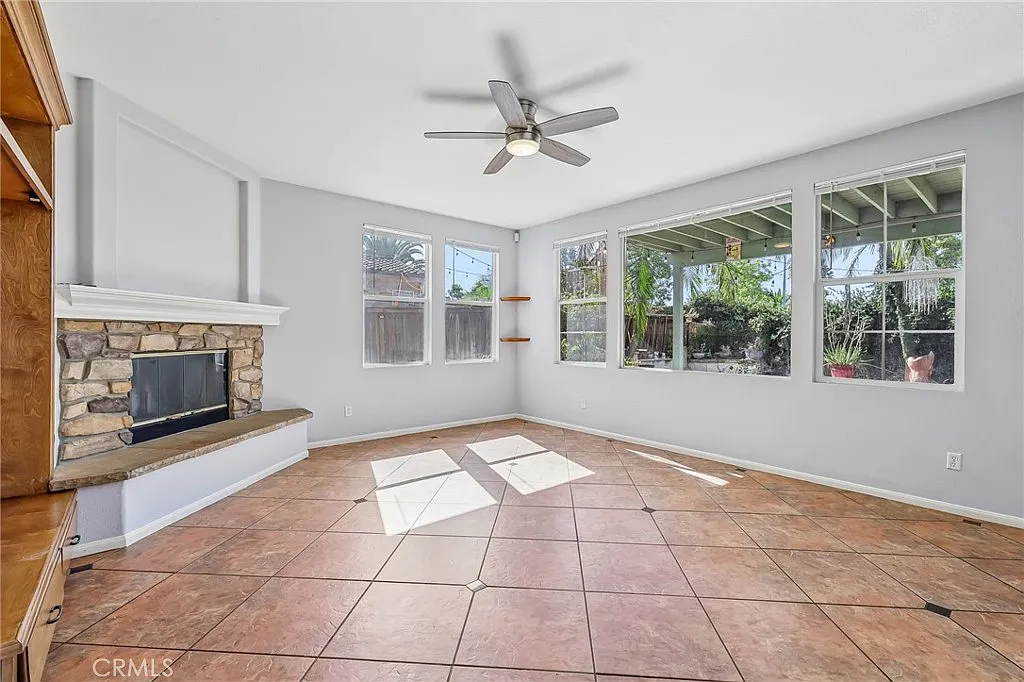 5 bed, 2777 sqft, $6,400 — Photo 3