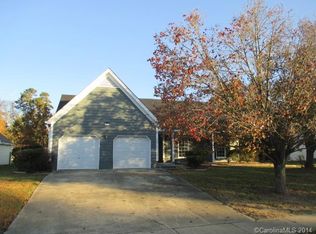 10007 Fairlea Dr, Charlotte, NC 28269