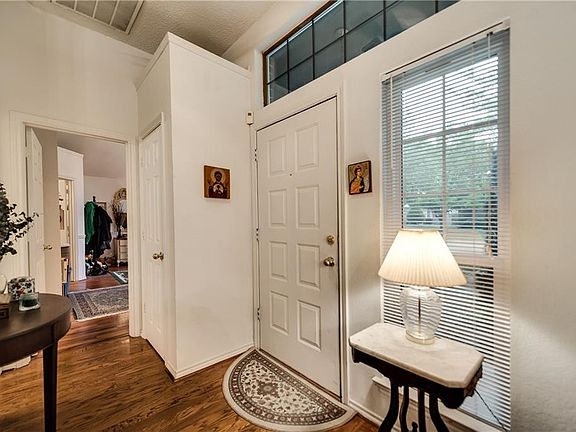 3rd image of 1818 Shoreline Dr