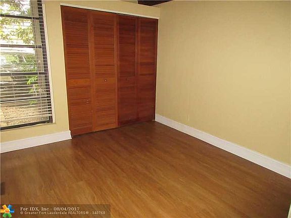 4th image of 509 N University Dr #6