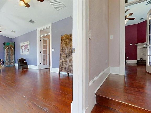3rd image of 805 E Fort King St