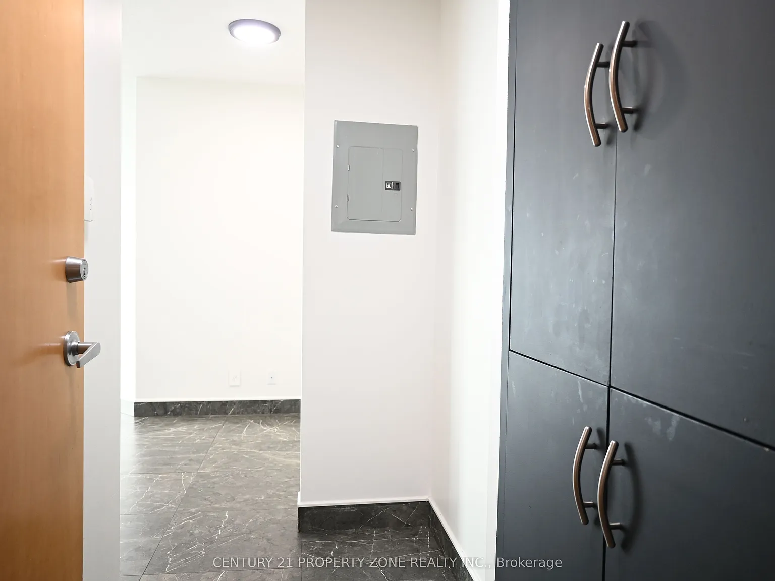 3 bed, $2,900 — Photo 2
