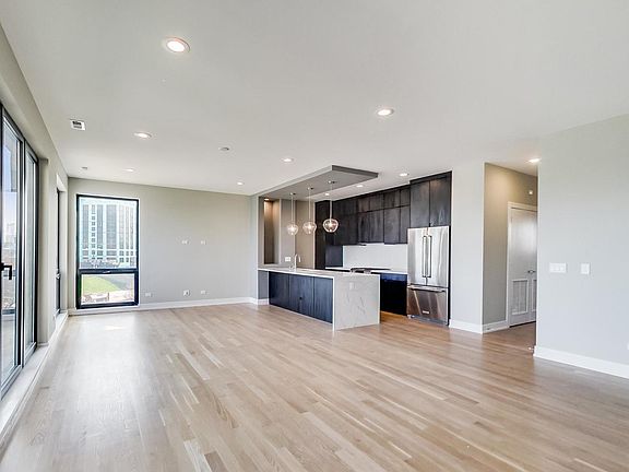 3rd image of 1203 W Superior St APT 3B