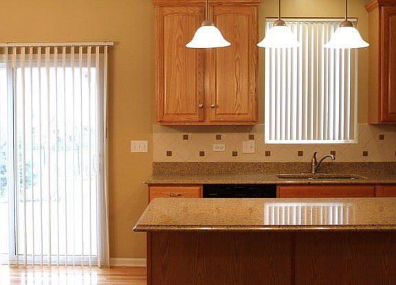 3rd image of 12622 S Canterbury Dr