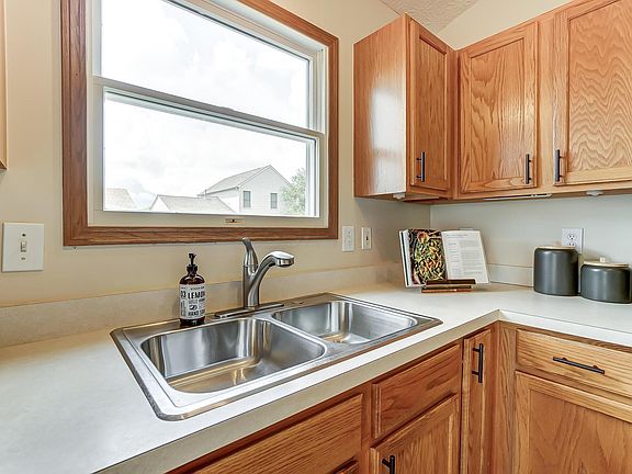 5th image of 5541 Cedardale Dr