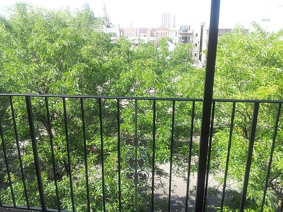 5th image of 2221 W Superior St APT 406
