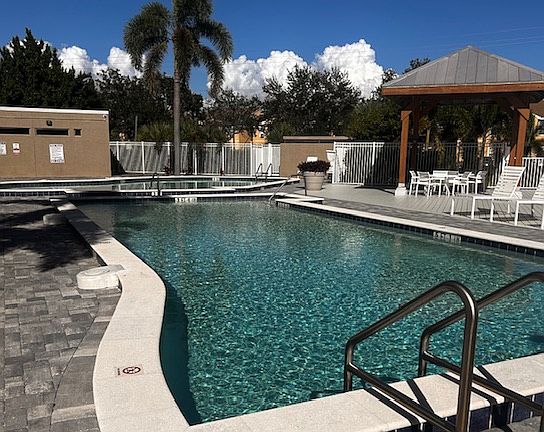 2nd image of 142 Santa Clara Dr