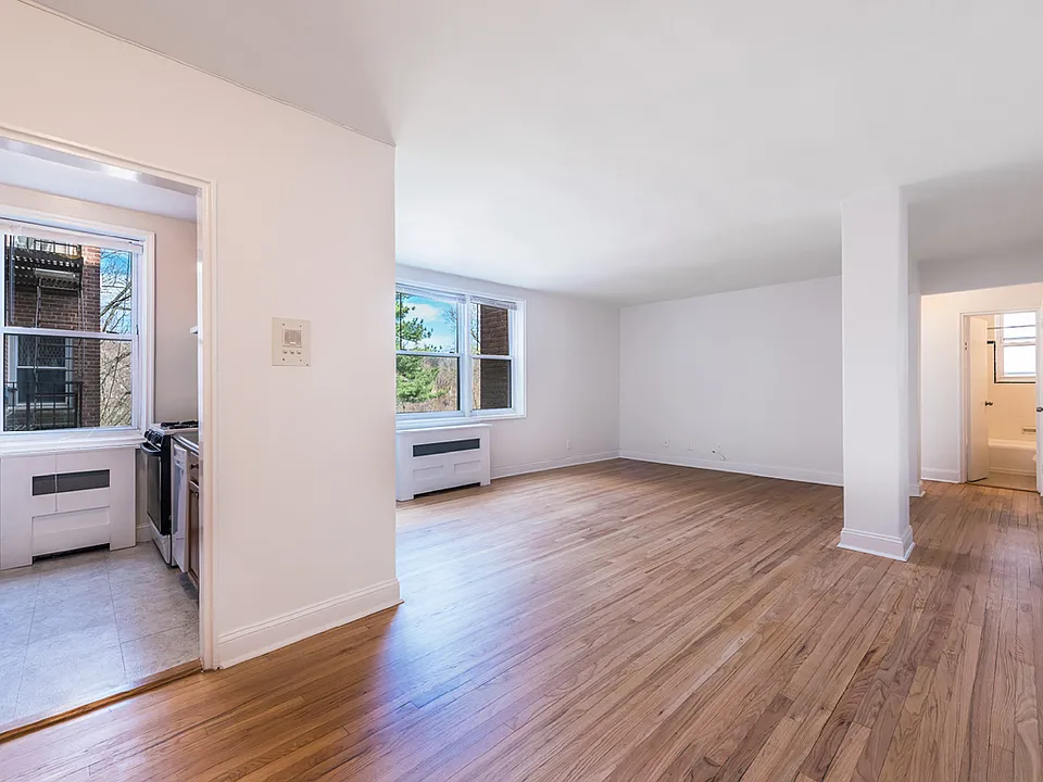 1376 Midland Ave #3G